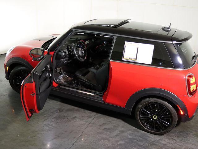 used 2023 MINI SE Hardtop car, priced at $20,412