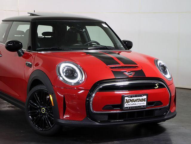 used 2023 MINI SE Hardtop car, priced at $20,412