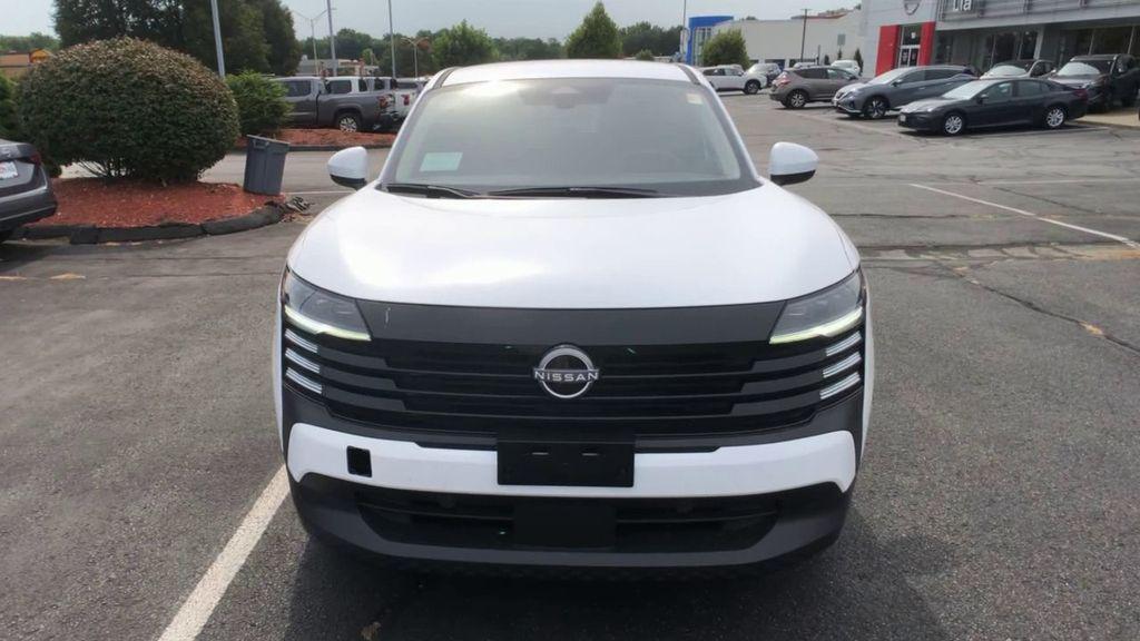 new 2025 Nissan Kicks car, priced at $24,684