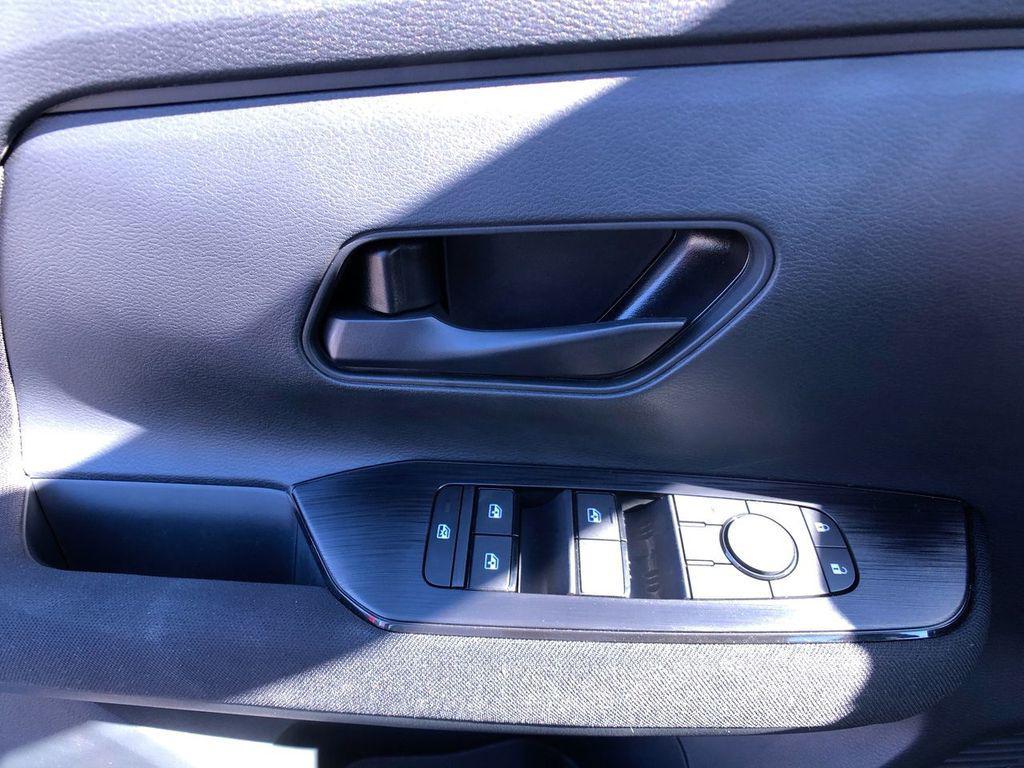 new 2025 Nissan Kicks car, priced at $24,347