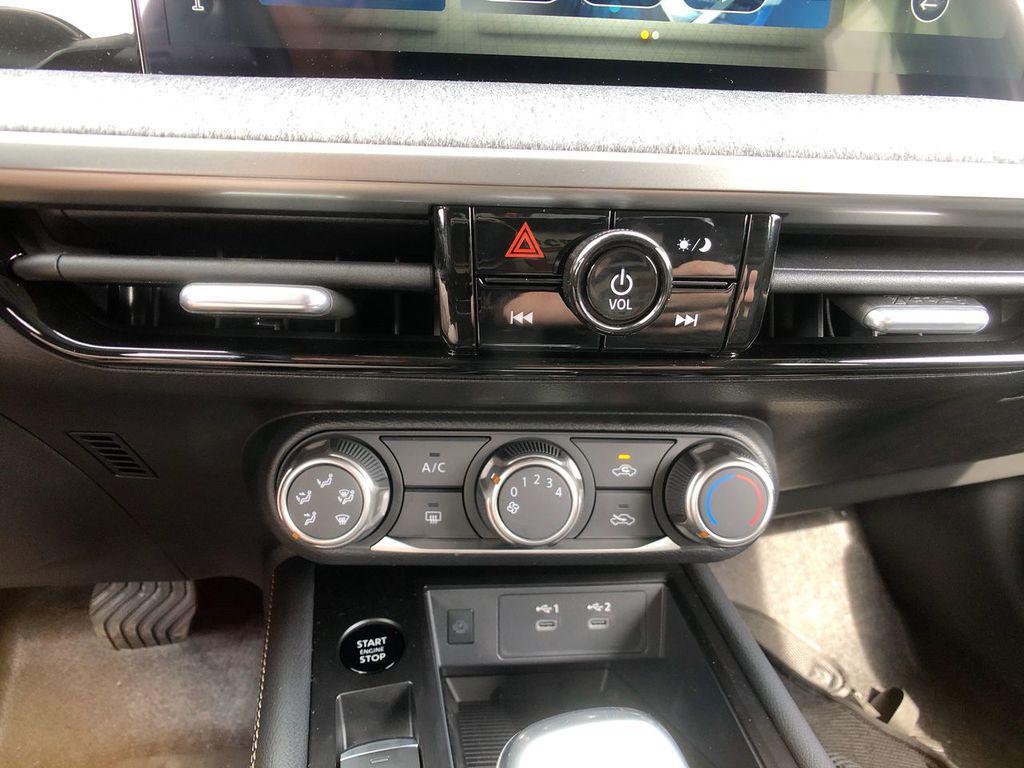 new 2025 Nissan Kicks car, priced at $24,684