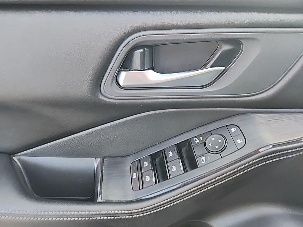 used 2024 Nissan Rogue car, priced at $21,977