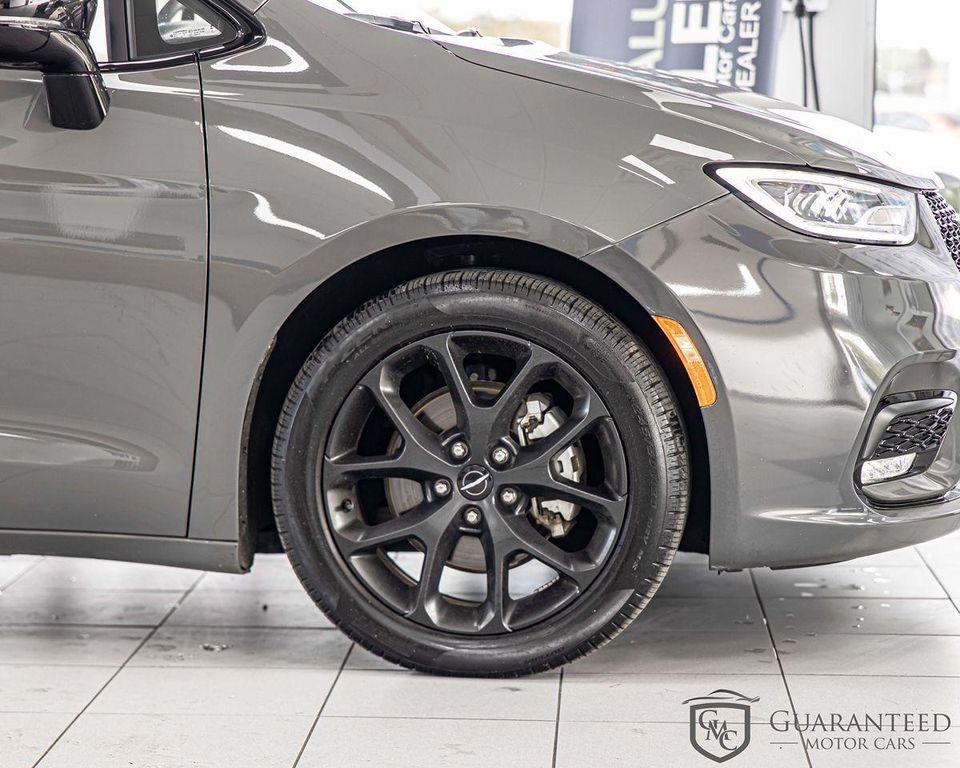 used 2025 Chrysler Pacifica car, priced at $36,399
