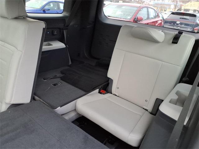 used 2024 Hyundai Santa Fe car, priced at $34,995