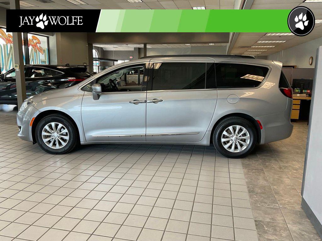 used 2017 Chrysler Pacifica car, priced at $11,560