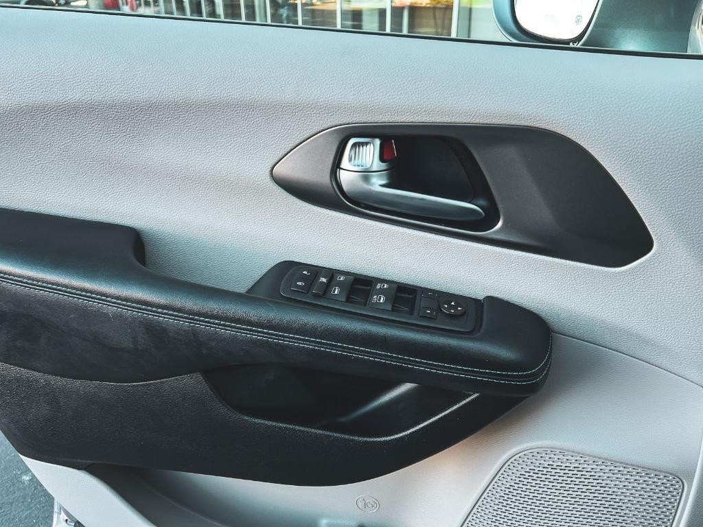 used 2021 Chrysler Pacifica car, priced at $22,997