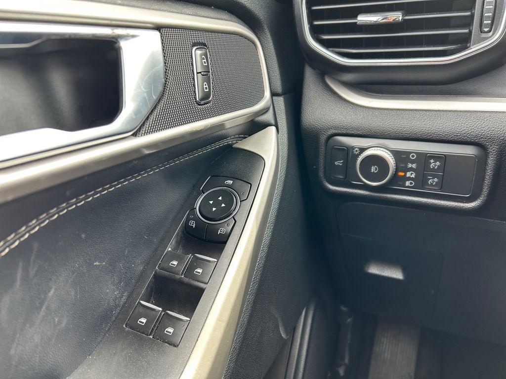 used 2022 Ford Explorer car, priced at $29,990