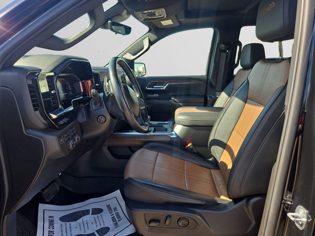 used 2024 Chevrolet Silverado 1500 car, priced at $45,789