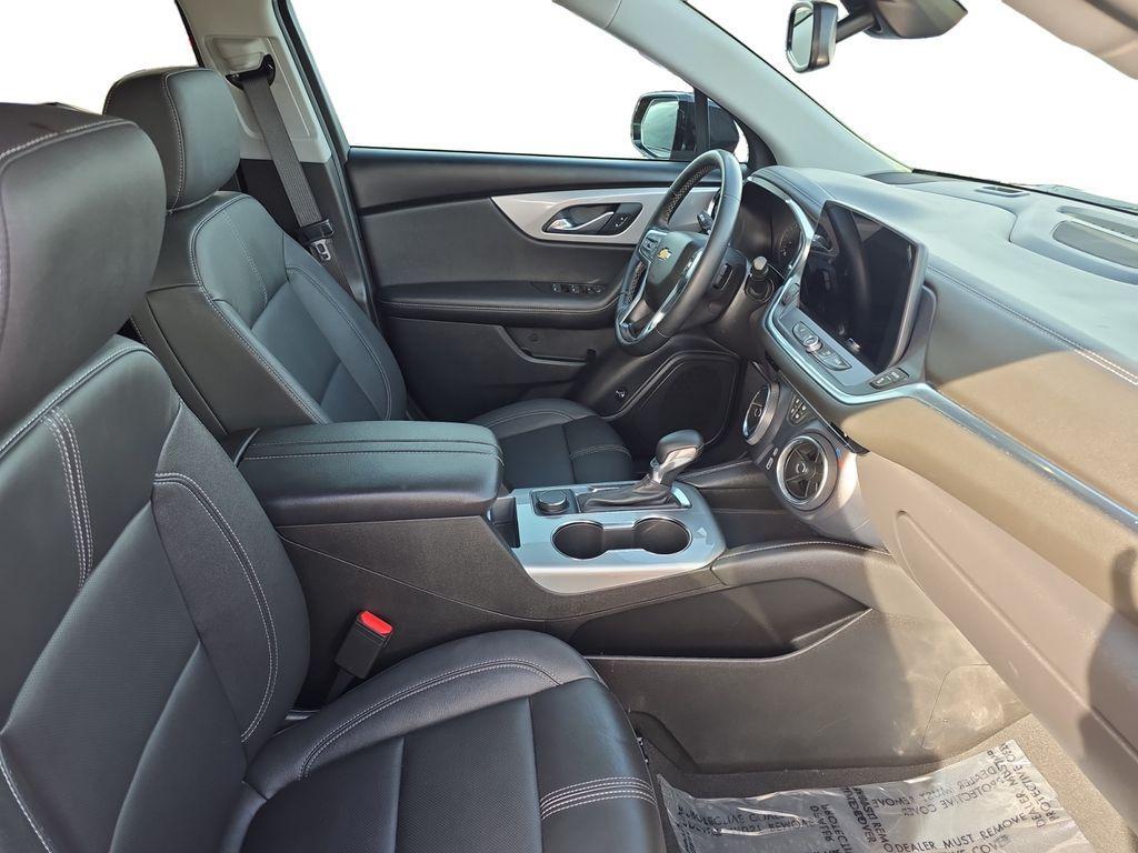 used 2025 Chevrolet Blazer car, priced at $29,990