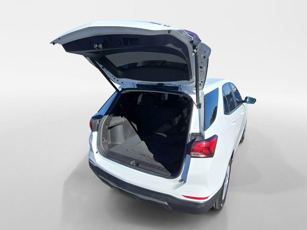 used 2024 Chevrolet Equinox car, priced at $21,490