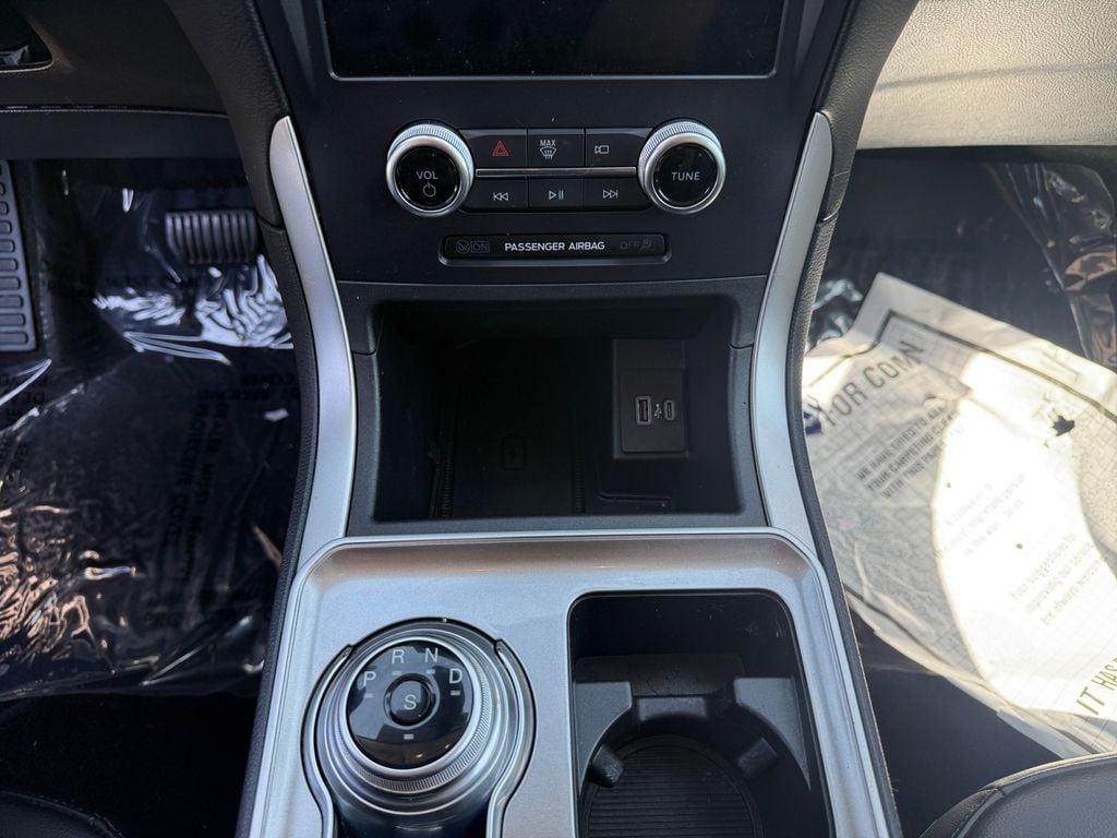 used 2024 Ford Edge car, priced at $28,995