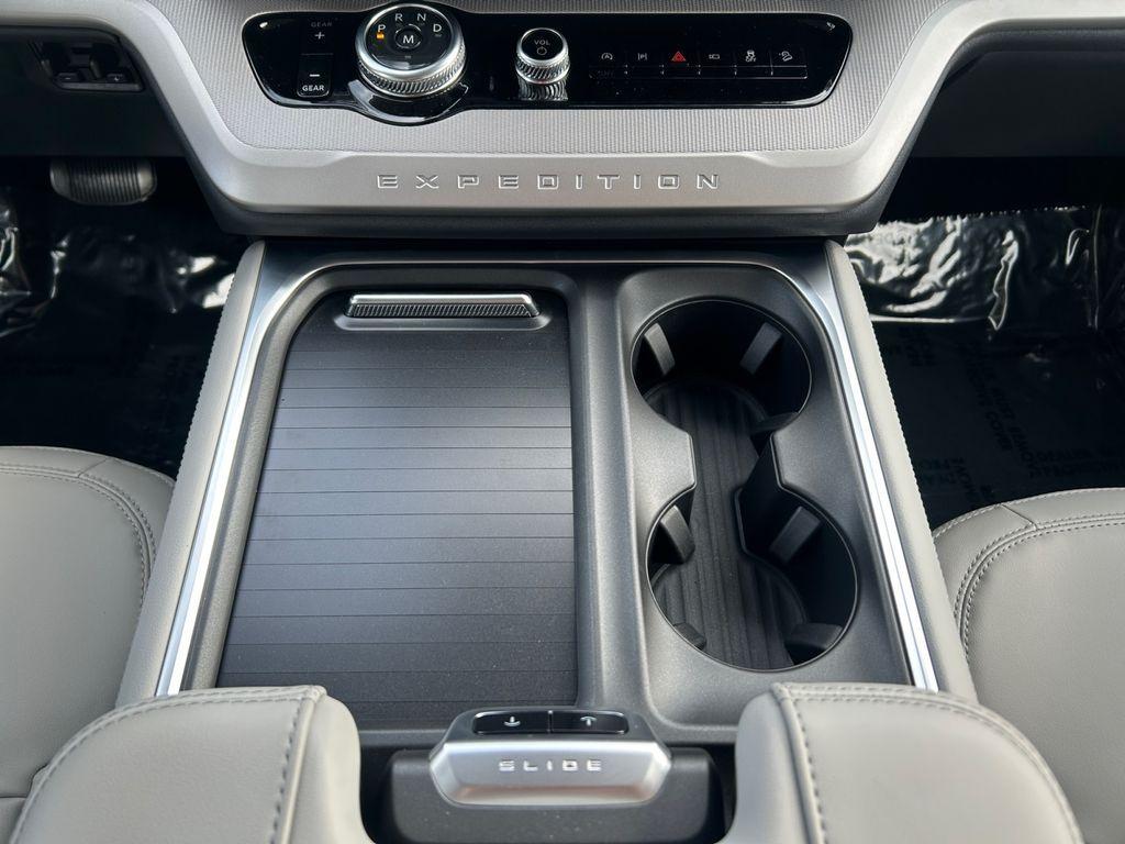 new 2026 Ford Expedition Max car, priced at $78,540