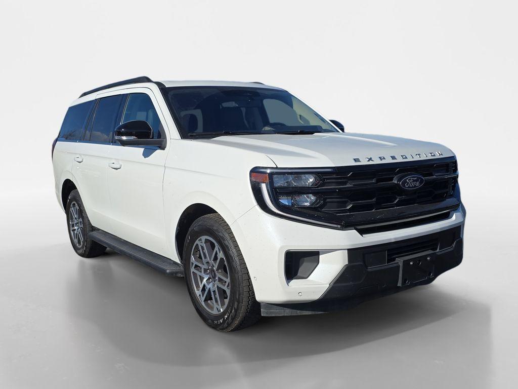 used 2025 Ford Expedition car, priced at $62,990