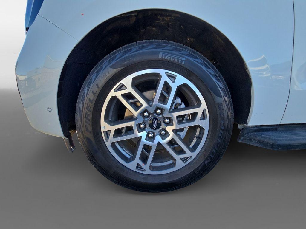 used 2025 Ford Expedition car, priced at $62,990