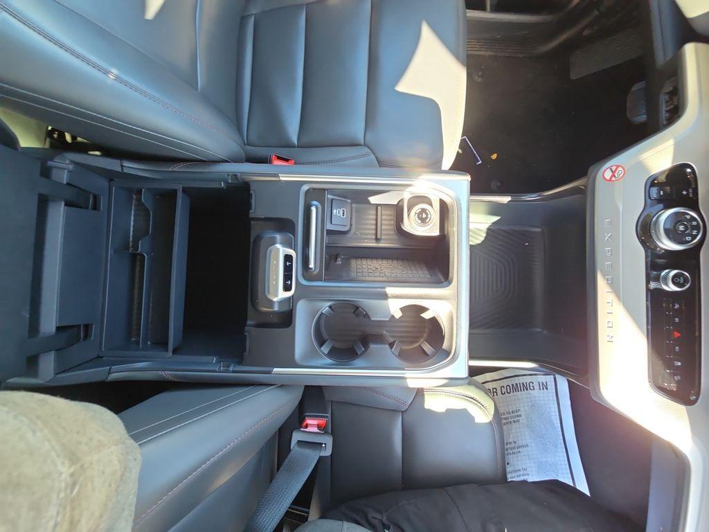 used 2025 Ford Expedition car, priced at $62,990