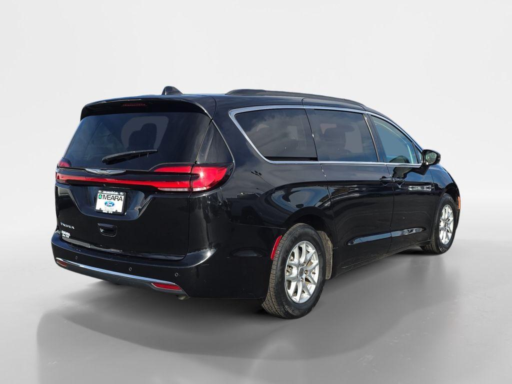 used 2022 Chrysler Pacifica car, priced at $15,990