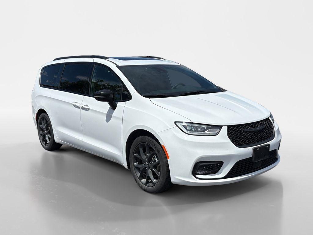 used 2025 Chrysler Pacifica car, priced at $36,490