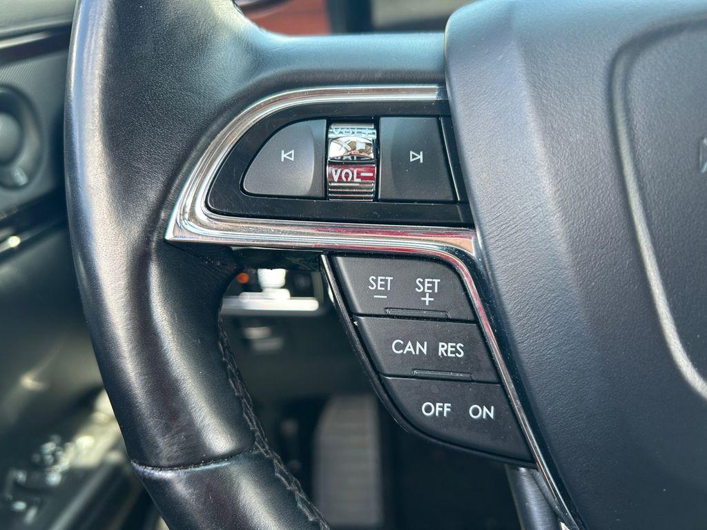 used 2021 Lincoln Nautilus car, priced at $30,990