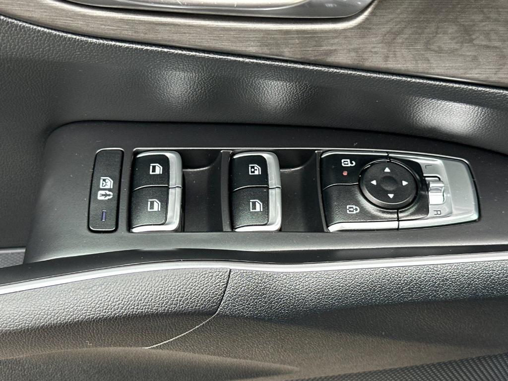 used 2025 Kia Sorento car, priced at $34,083