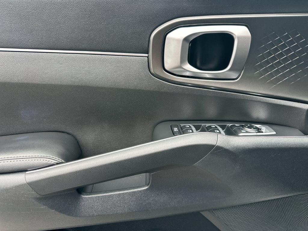 used 2023 Kia Sorento Hybrid car, priced at $28,643