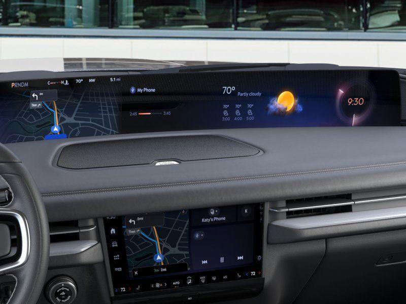 new 2025 Lincoln Navigator car, priced at $91,904