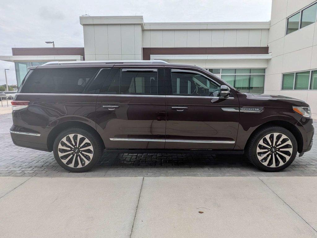 used 2023 Lincoln Navigator car, priced at $57,461