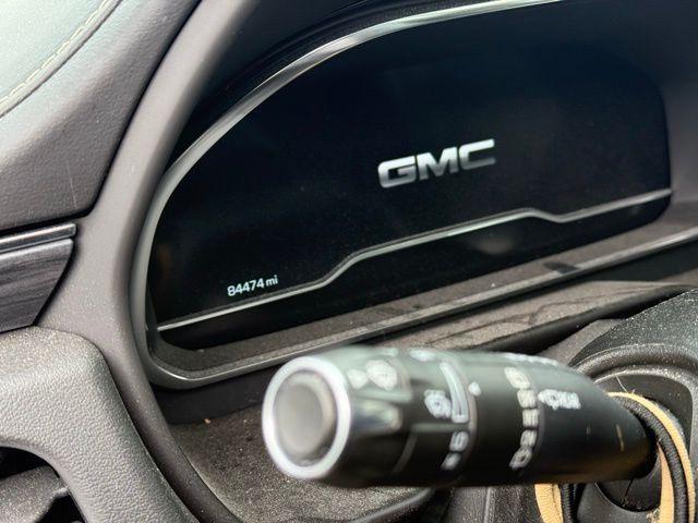 used 2022 GMC Yukon XL car, priced at $44,086