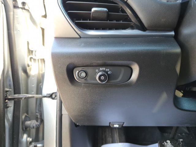 used 2023 Chevrolet Traverse car, priced at $28,319