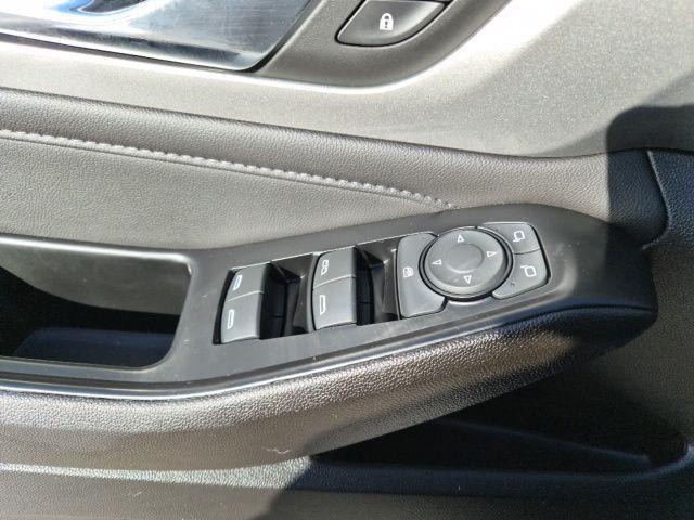 used 2023 Chevrolet Traverse car, priced at $28,319