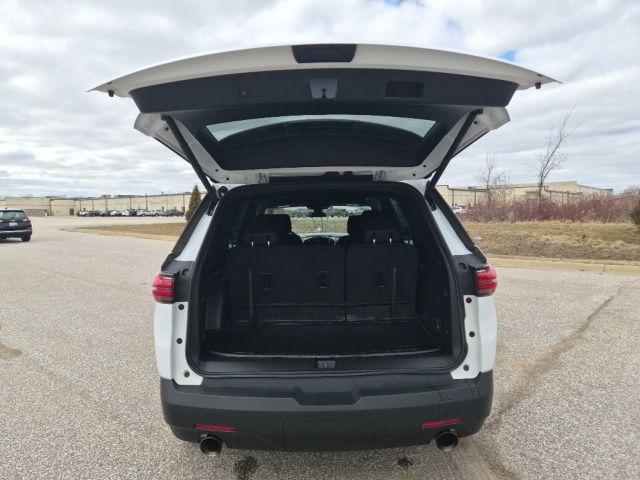 used 2023 Chevrolet Traverse car, priced at $28,328