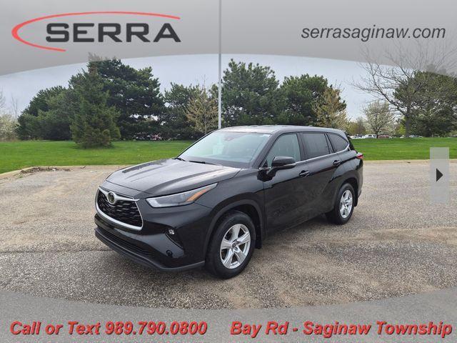 used 2023 Toyota Highlander car, priced at $32,304