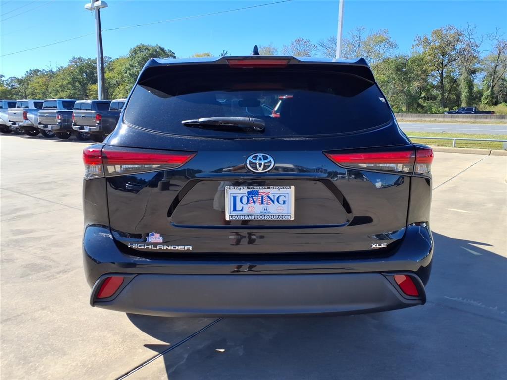 used 2021 Toyota Highlander car, priced at $28,995