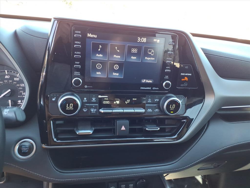 used 2021 Toyota Highlander car, priced at $28,995