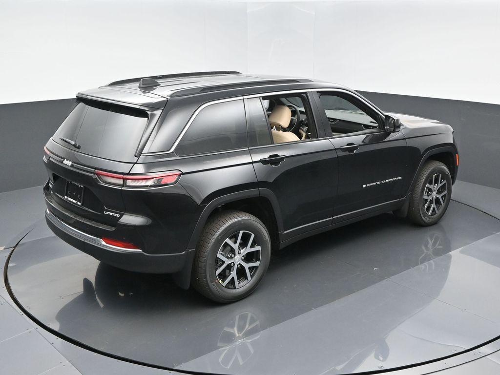 new 2025 Jeep Grand Cherokee car, priced at $46,935