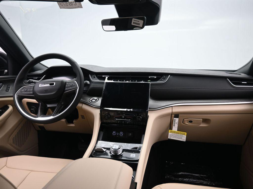 new 2025 Jeep Grand Cherokee car, priced at $46,935