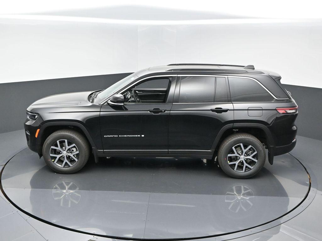 new 2025 Jeep Grand Cherokee car, priced at $44,685
