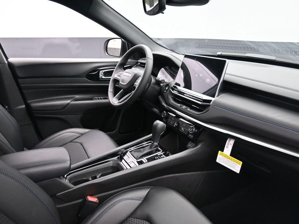 new 2026 Jeep Compass car, priced at $31,985