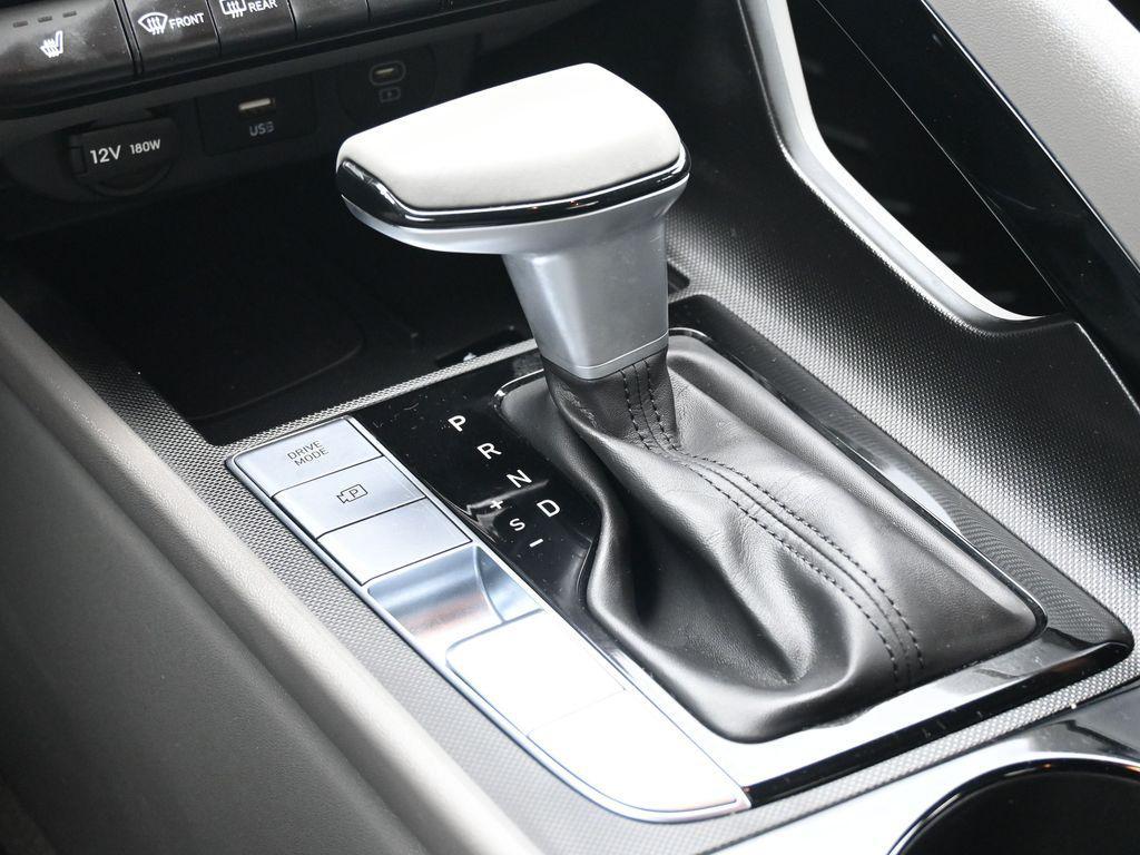 used 2025 Hyundai Elantra car, priced at $21,500