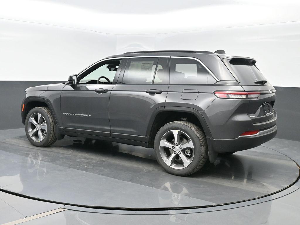 new 2026 Jeep Grand Cherokee car, priced at $50,525