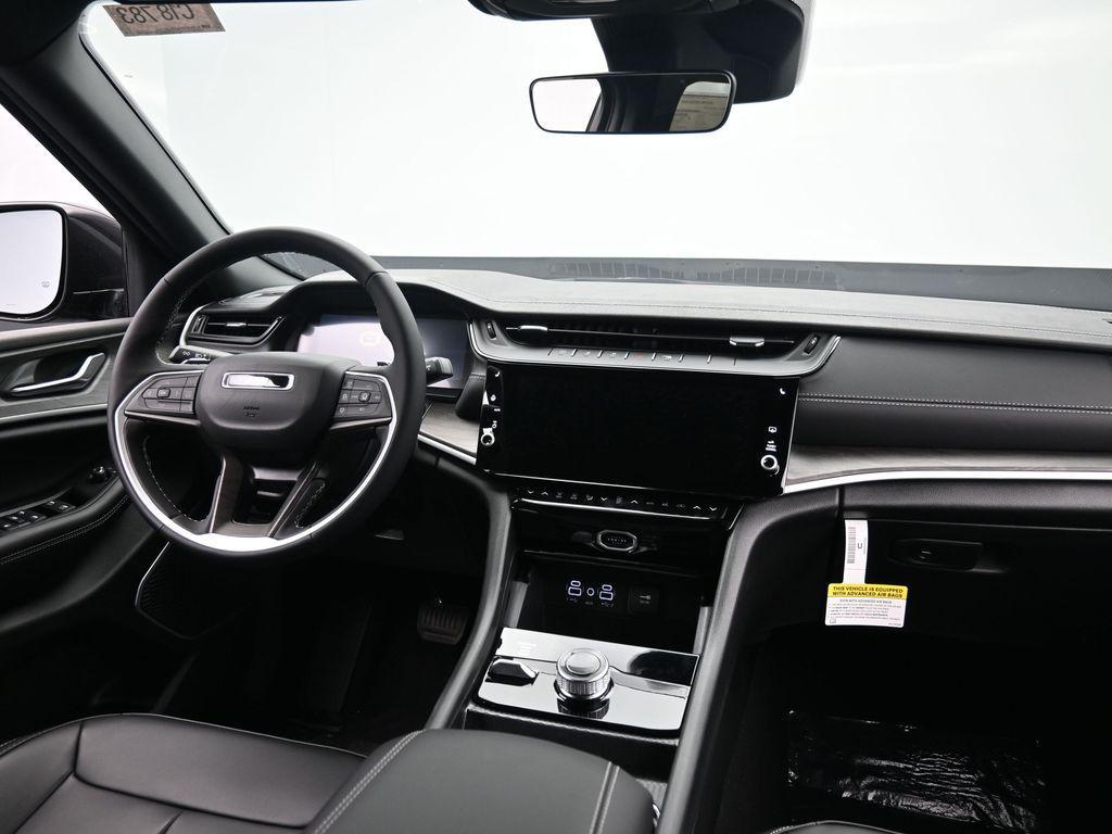 new 2026 Jeep Grand Cherokee car, priced at $50,525