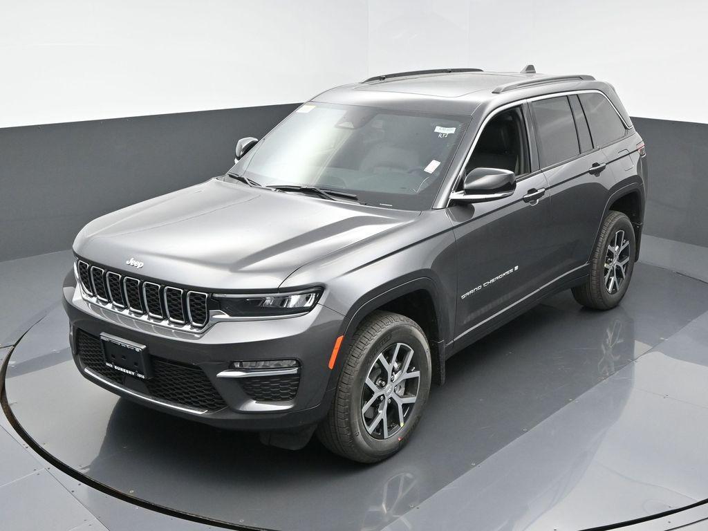 new 2025 Jeep Grand Cherokee car, priced at $44,685