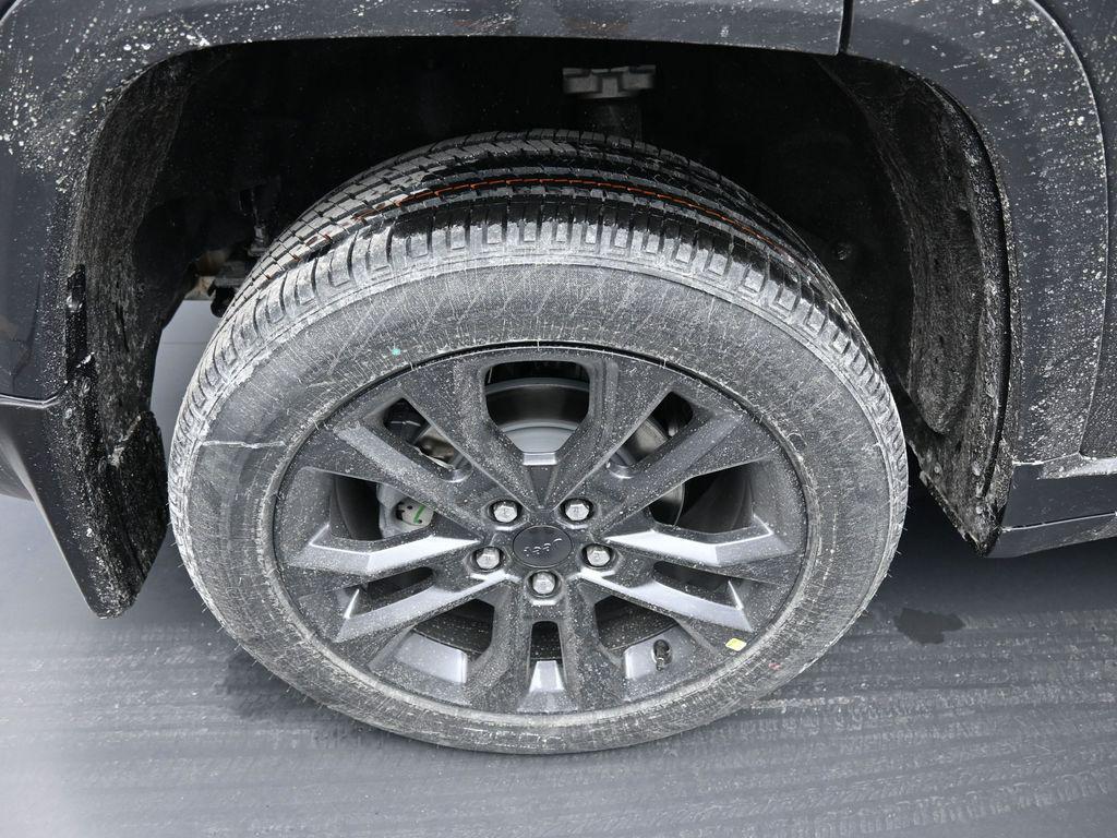 new 2026 Jeep Grand Cherokee car, priced at $54,525