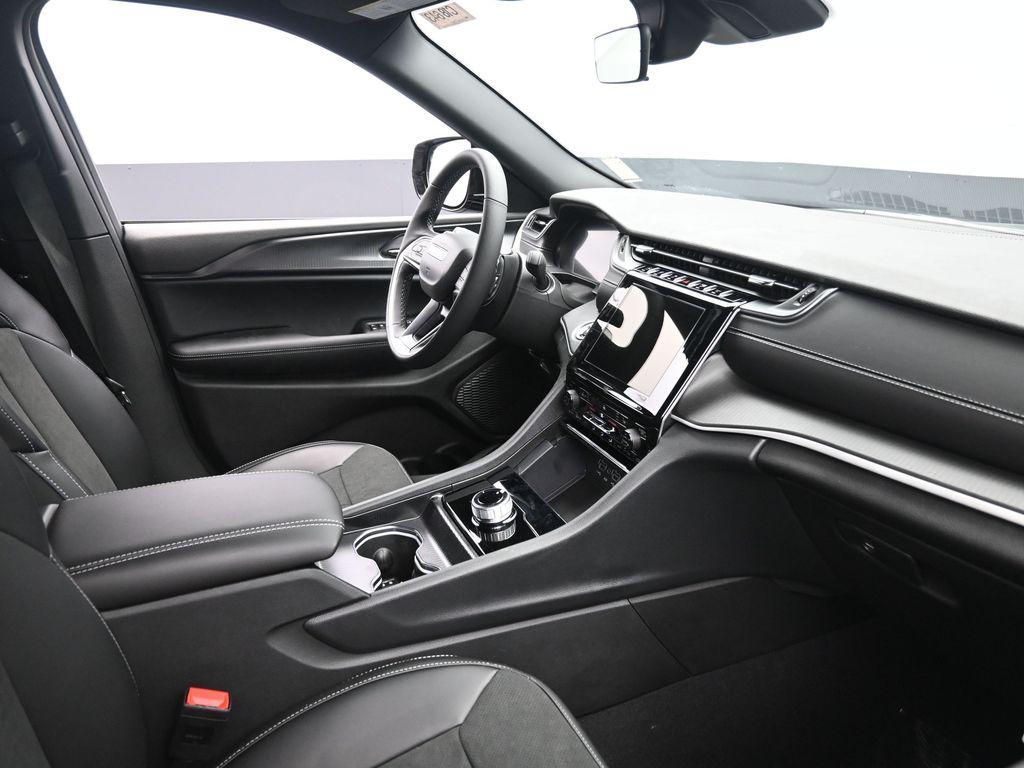 new 2025 Jeep Grand Cherokee L car, priced at $47,000