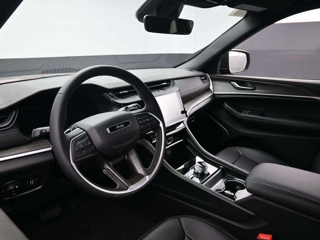 new 2026 Jeep Grand Cherokee car, priced at $49,930