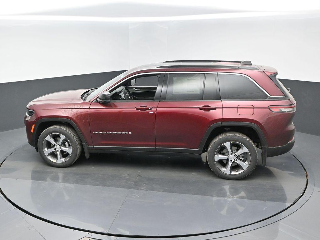 new 2026 Jeep Grand Cherokee car, priced at $49,930