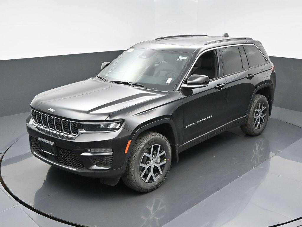 new 2025 Jeep Grand Cherokee car, priced at $44,685