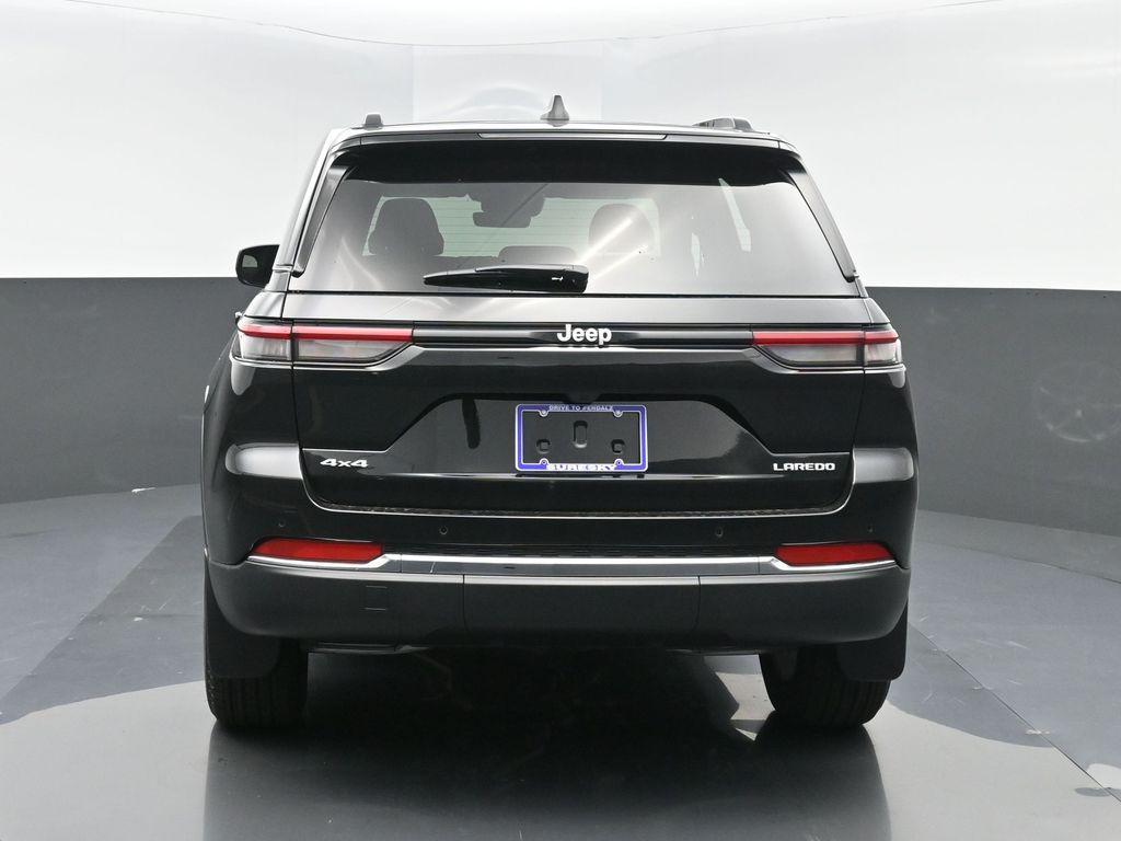new 2025 Jeep Grand Cherokee car, priced at $39,095