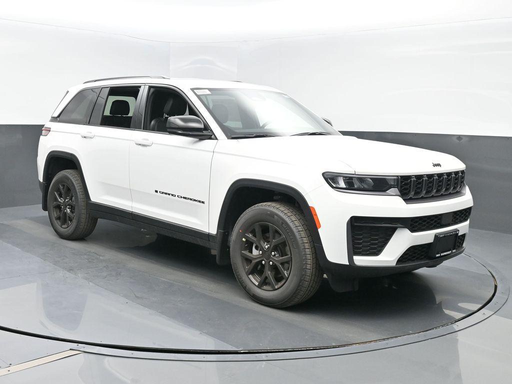 new 2026 Jeep Grand Cherokee car, priced at $47,955