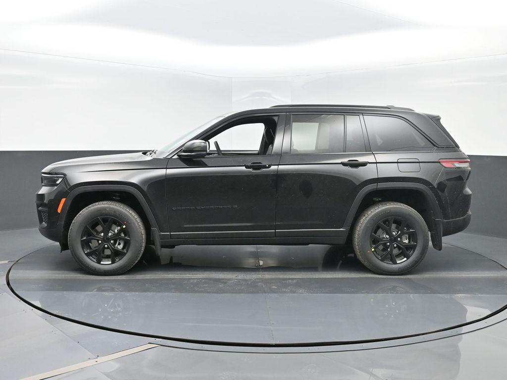 new 2025 Jeep Grand Cherokee car, priced at $45,505