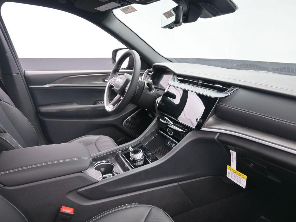 new 2026 Jeep Grand Cherokee car, priced at $54,105